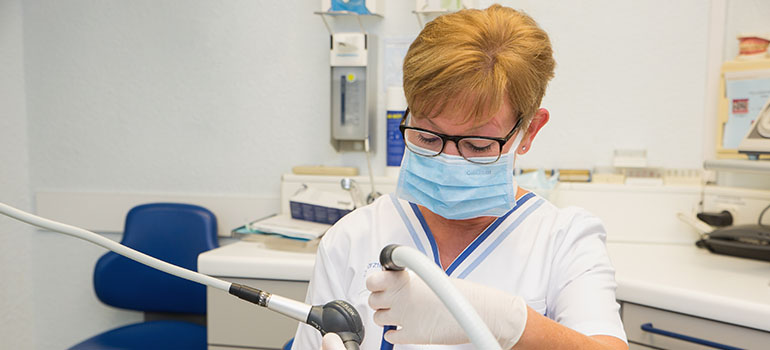Zahnarzt Leverkusen, Drs. (NL) B.-J. van Aalderen, M. Göttinger